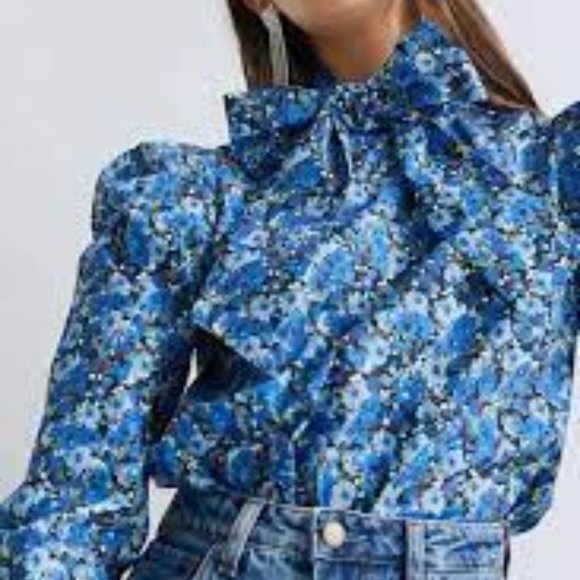 Stradivarius Blue Floral Blouse, Statement Sleeves, Tie at Collar NWOT Small - Picture 1 of 16